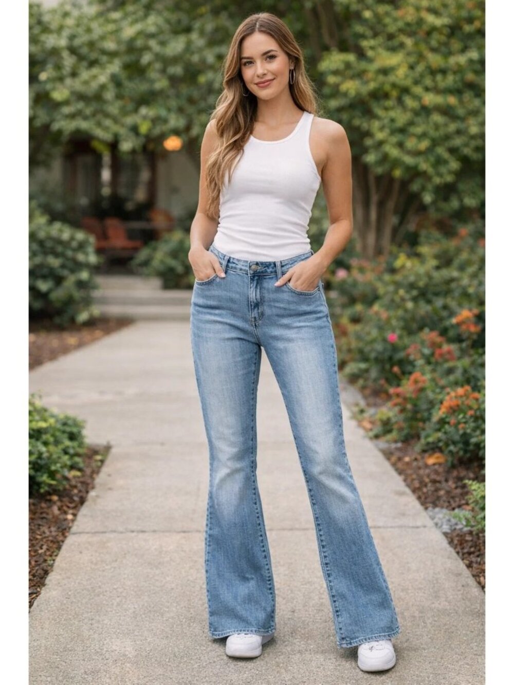Levi 725  size 33 High-rise Bootcut jeans Medium Denim